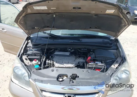 2005 Honda Odyssey Ex-L from USA, damaged, VIN 5FNRL38645B047405